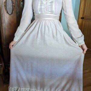 Vintage beige full length Gunne Sax dress